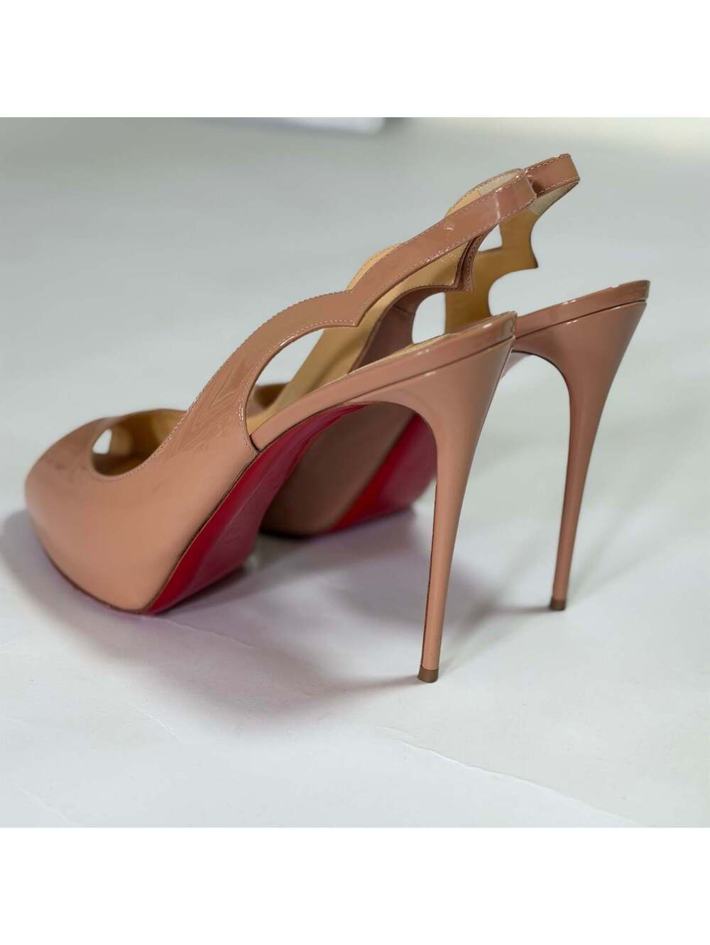 Christian Louboutin - Picture 5 of 9